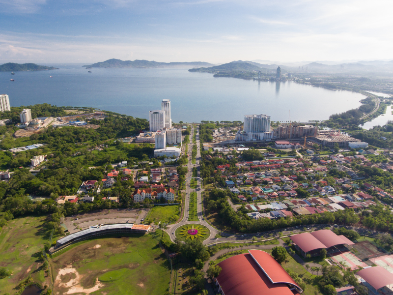 Taman kota adalah salah satu contoh Ruang Terbuka Hijau.