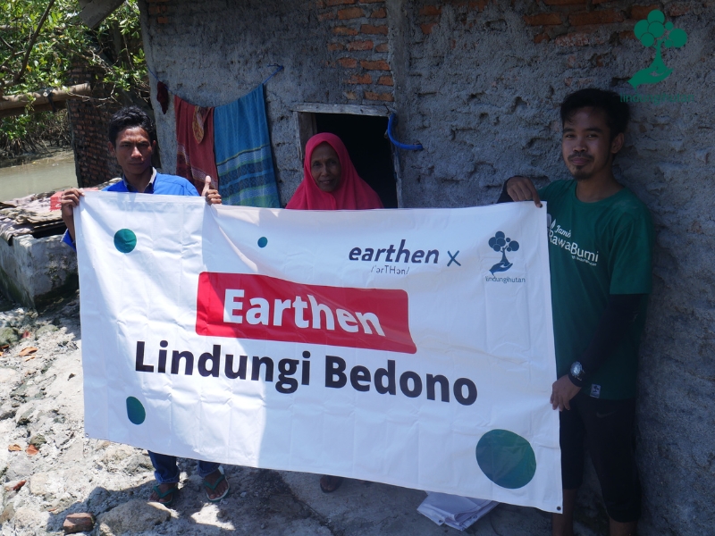 Banner kegiatan penanaman Earthen Project.