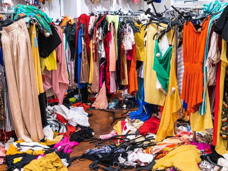 Ilustrasi fast fashion.