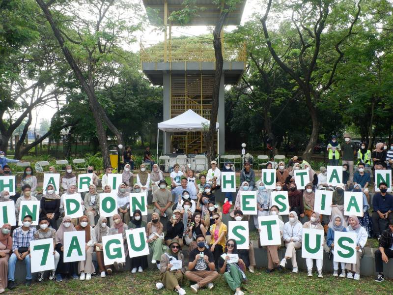 Foto Bersama Hari Hutan Indonesia