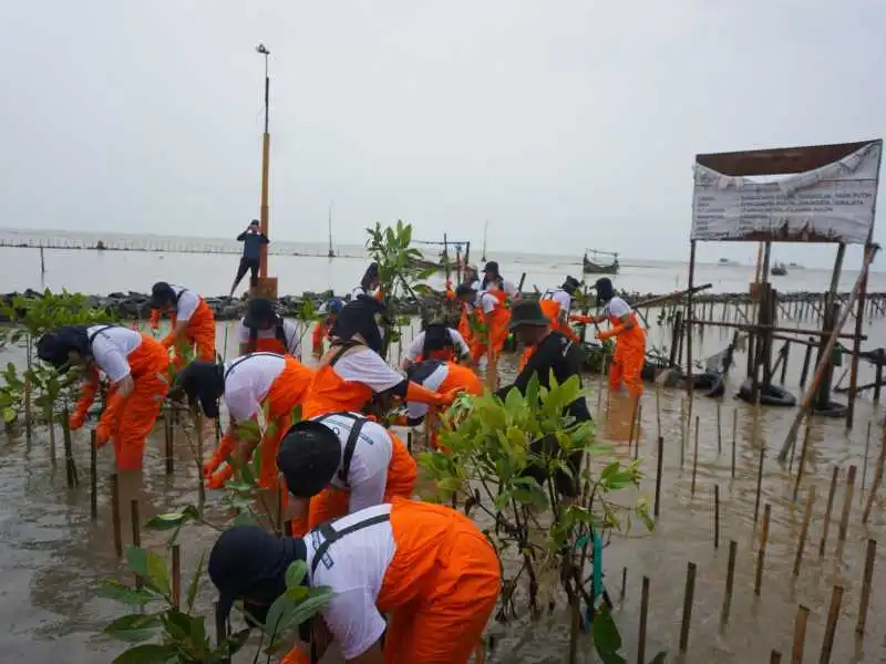 Aksi-penghijauan-Michelin-di-Karawang