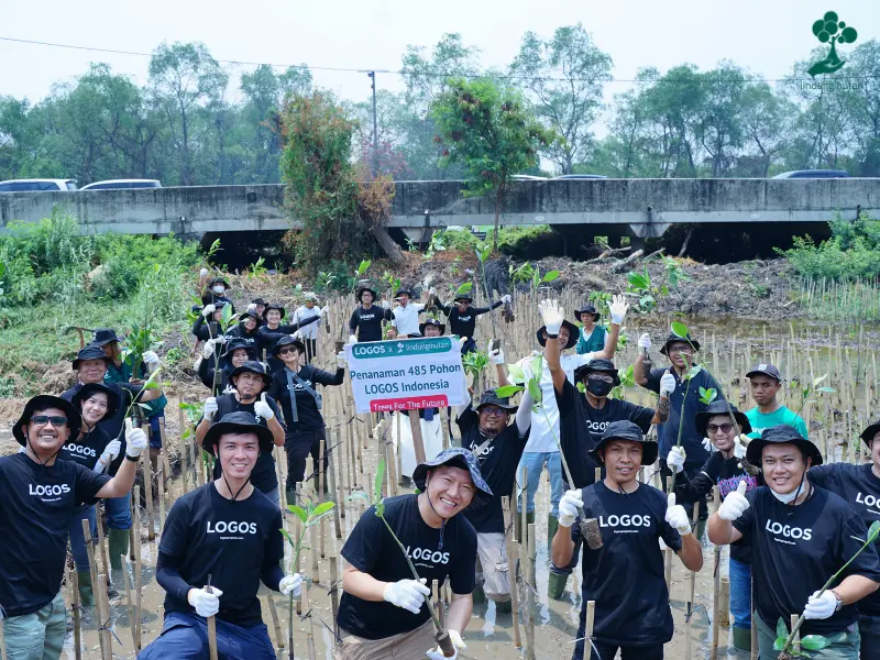 logos property tanam ratusan mangrove