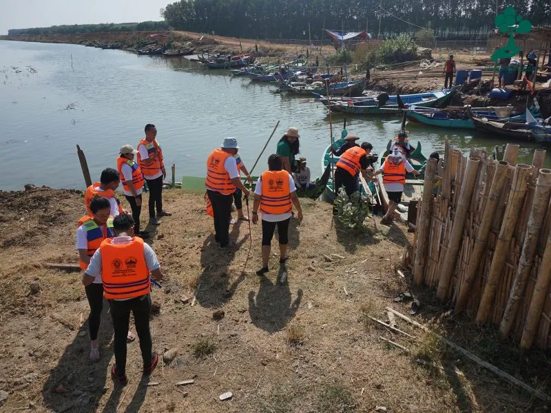 Gambar perjalanan ke lokasi penanaman mangrove