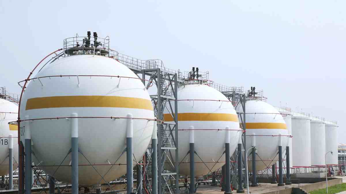 Sumber Daya Alam: Jenis, Manfaat, dan Contoh (Update 2025) 84 sumber daya alam gas bumi