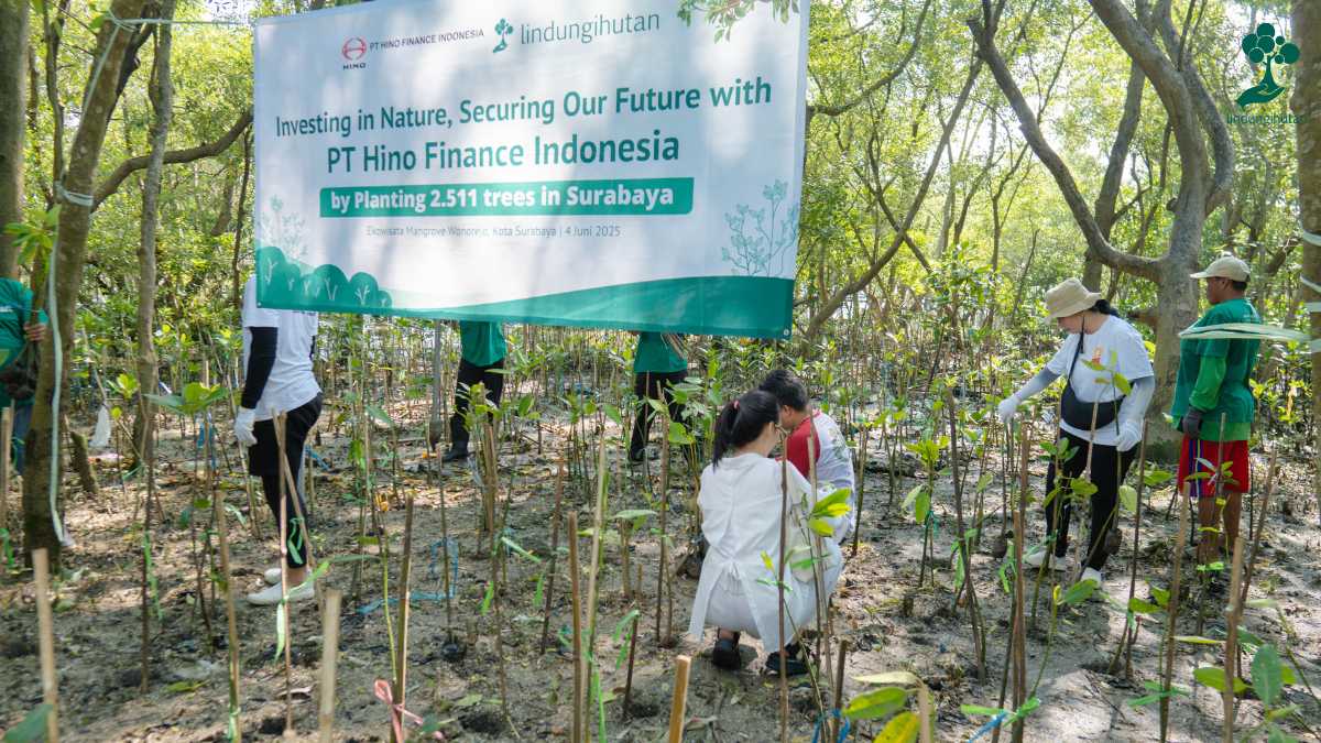 program csr corporatree pt hino finance indonesia
