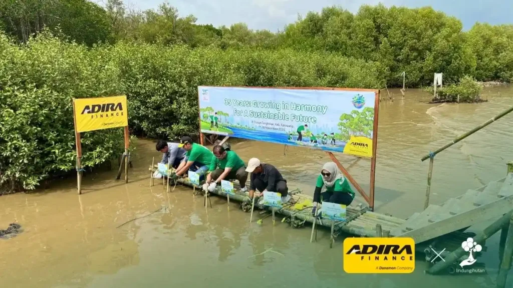 pt adira dinamika multi finance tbk aksi hijau tanam pohon di dusun tangkolak